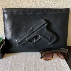 ❗️SOLD❗️Black Gun Clutch